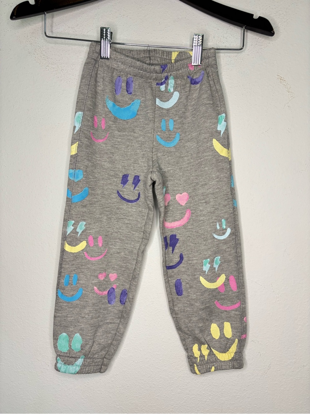 CHASER NWT HEATHER GREY SMILEY KIDS SWEATPANTS SZ 4